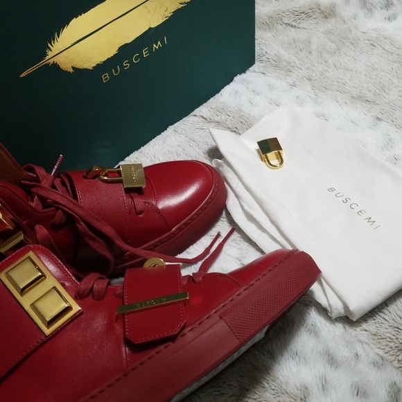 Women Buscemi - Picture 7 of 8